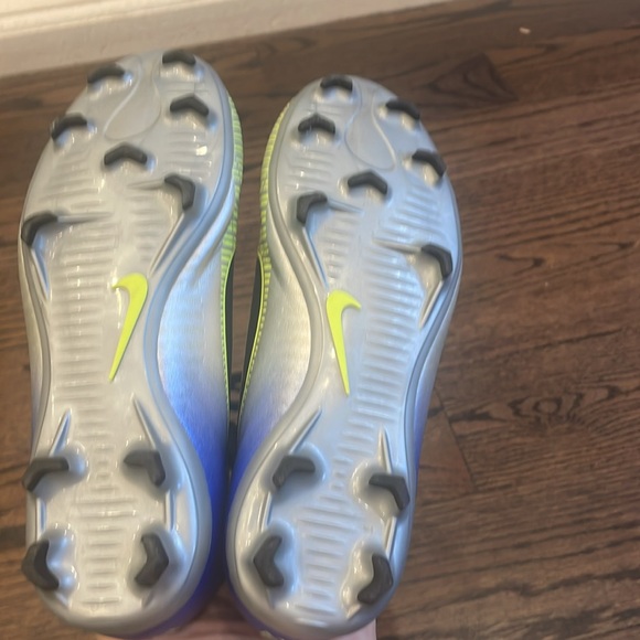 Nike Mercurial Kids Size 2years Soccer cleats. Worn one season. - Picture 4 of 5
